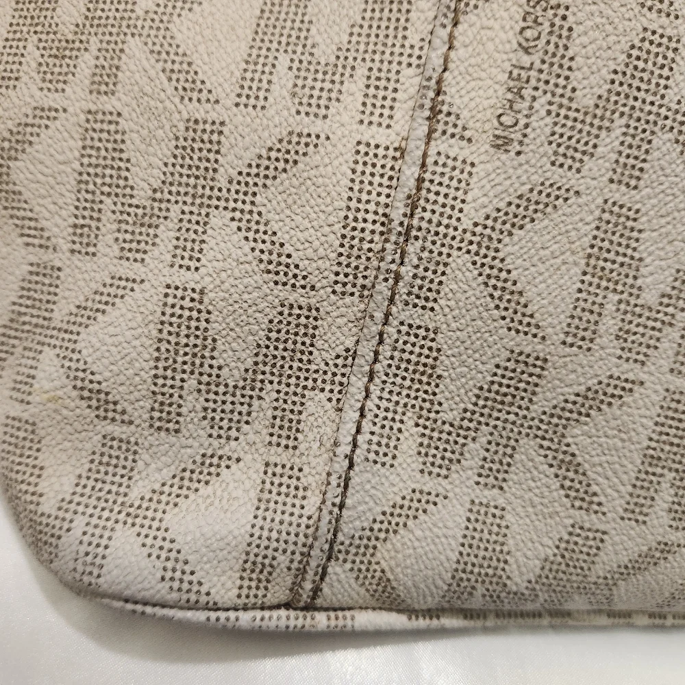 Large Michael Kors tote and matching wallet - Picture 14 of 16